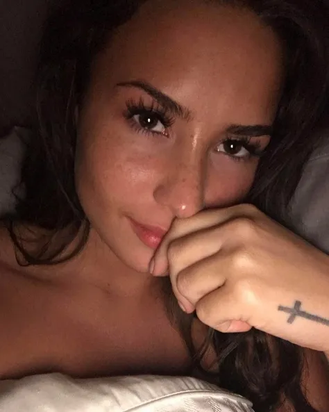 Demi Lovato pamer foto dirinya tanpa riasan wajah. /©instagram.com/ddlovato