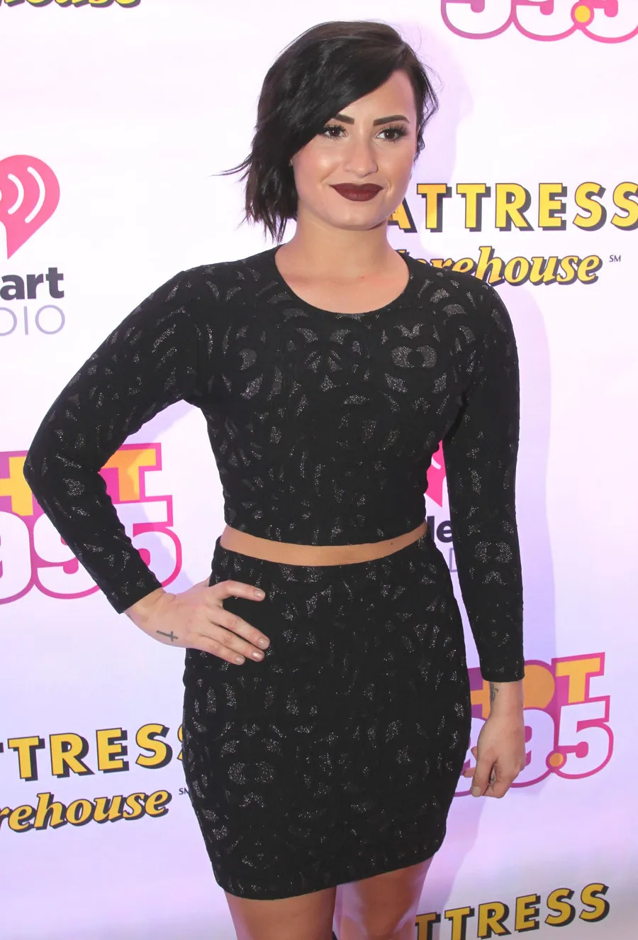 Demi Lovato buktikan kalau dia serba bisa © Fameflynet