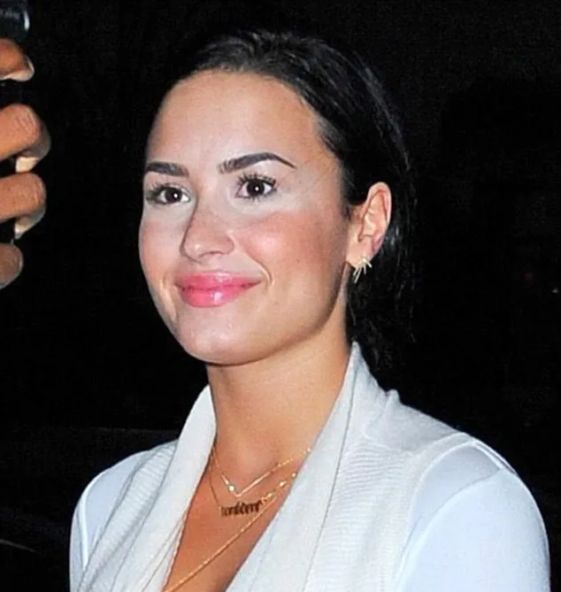 Wajah Demi berantakan, masih cantik? © Shutterstock.com