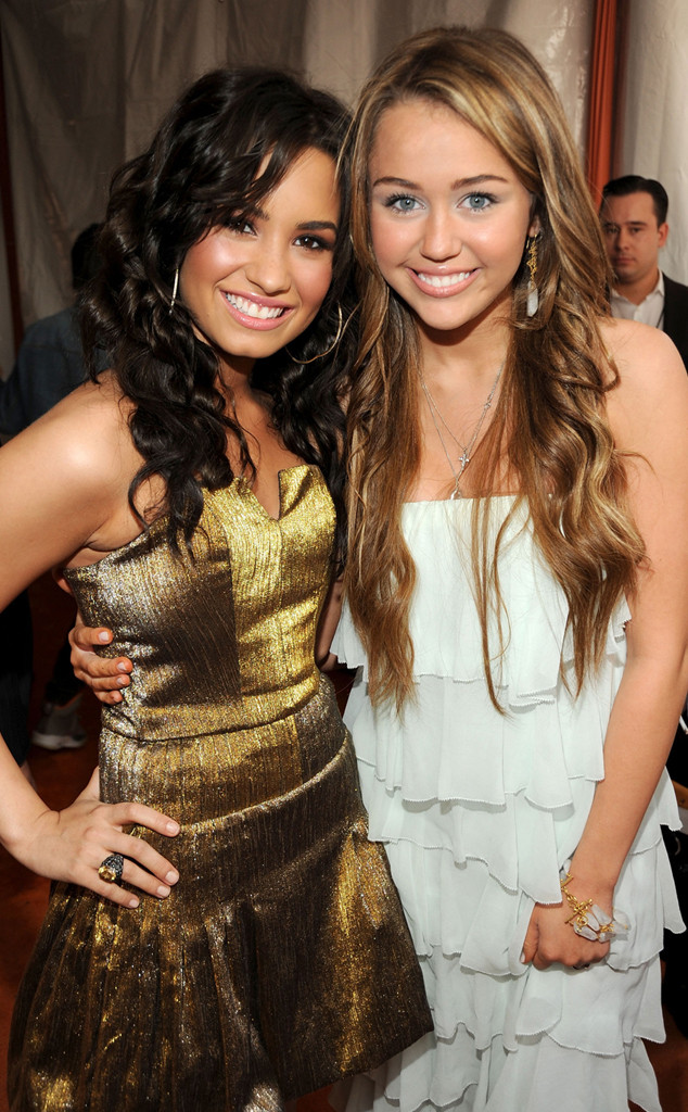 Miley dan Demi ketika masih bersahabat dekat @ eonline.com