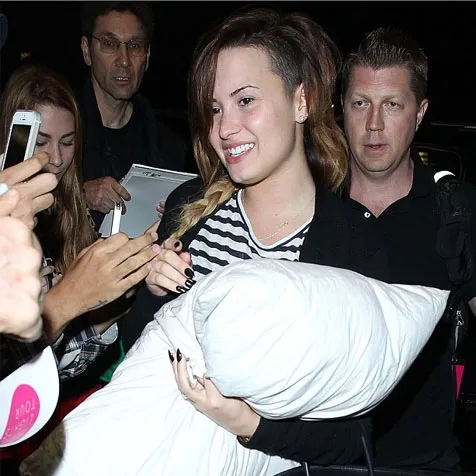 Penampakan Demi Lovato Tanpa Make-Up @ dailymail.co.uk