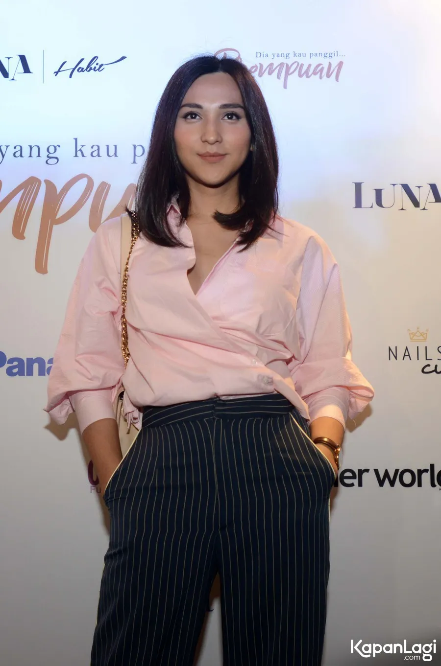 Dena Rachman mengaku Aming tak cerita soal perceraian padanya © KapanLagi.com®/Bayu Herdianto