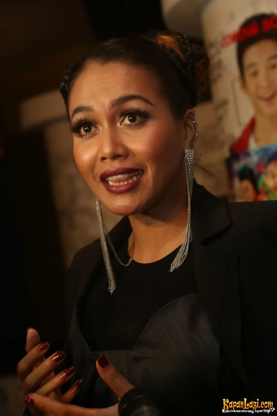 Punya masalah yang sama, Ayu Ting Ting jadi tumpuan curhat Denada/©Kapanlagi.com®Budy Santoso