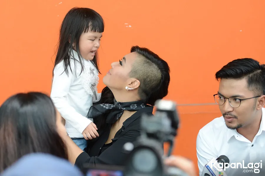 Denada tanamkan rasa nasionalis pada anak sejak dini © KapanLagi.com/Bambang E Ros