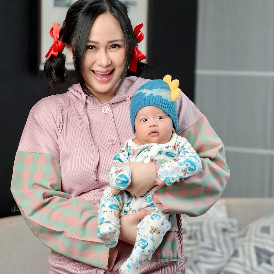 (Sumber: Instagram @denisechariesta91)