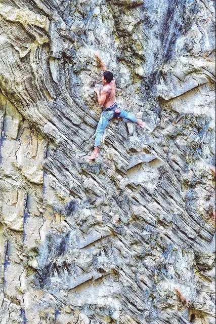 Hobi baru Denny Sumargo yang menantang maut © Instagram/Denny Sumargo