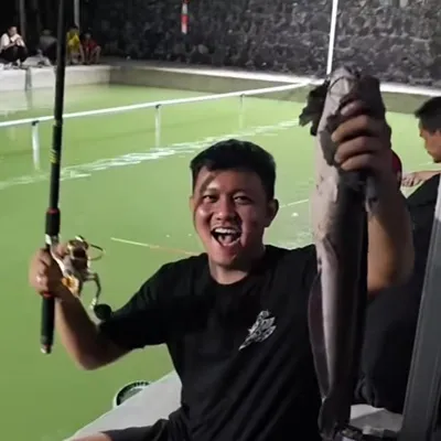 Denny Caknan Ikut Lomba Mancing di Kampung, Langsung Menang Juara 1