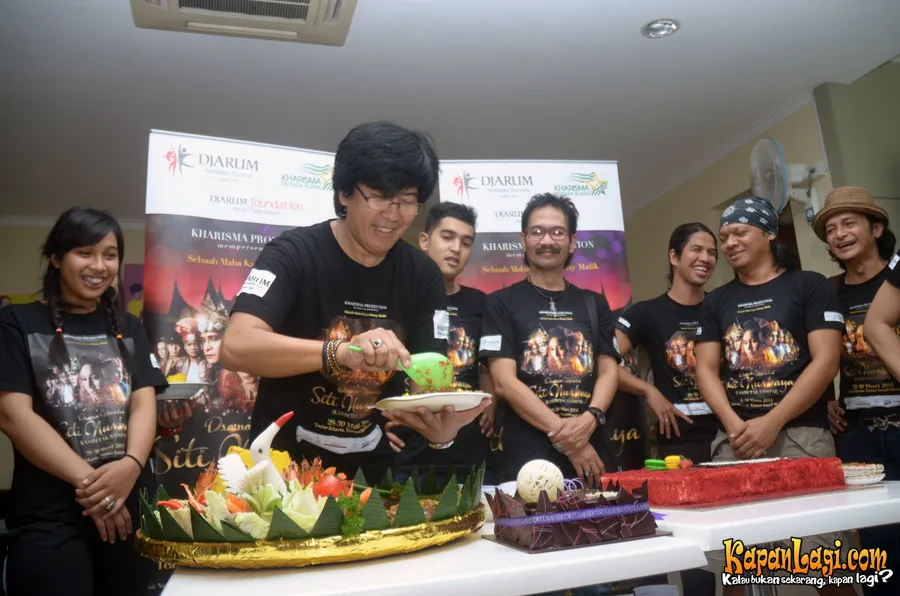 Denny kritik pemerintah lewat drama musikal. @KapanLagi.com