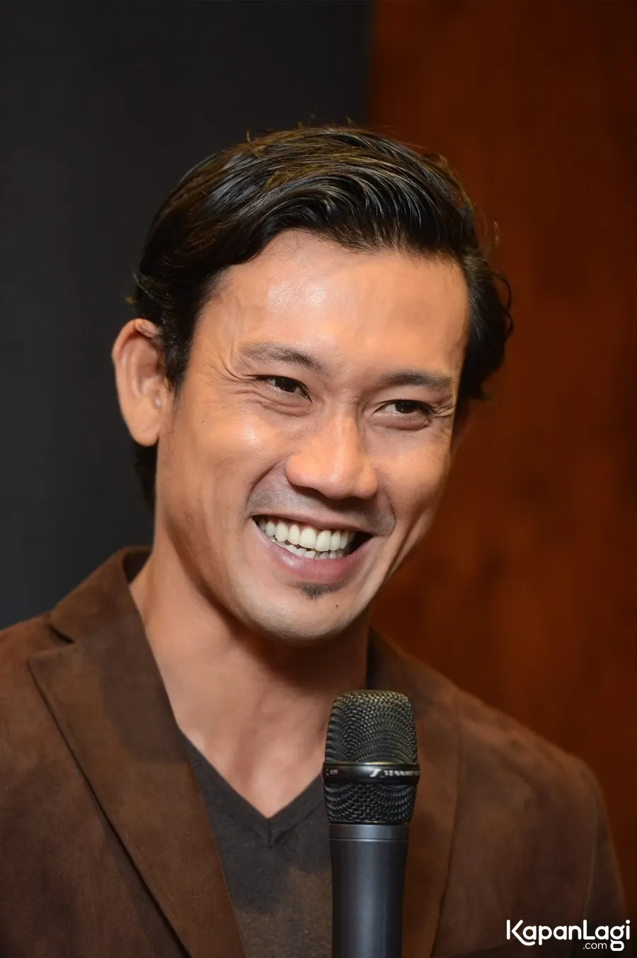 Densu mengaku pernah ditawari mobil mewah oleh tante-tante/©KapanLagi.com®/Bambang E Ros