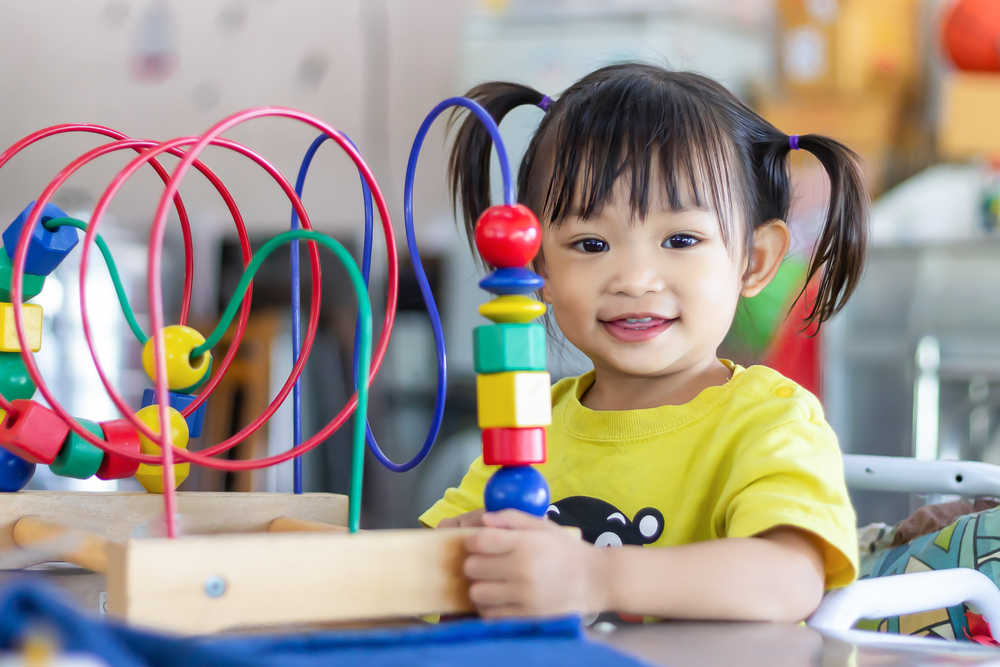 Illustration of a child playing. (c) 33waridsara/Depositphotos.com