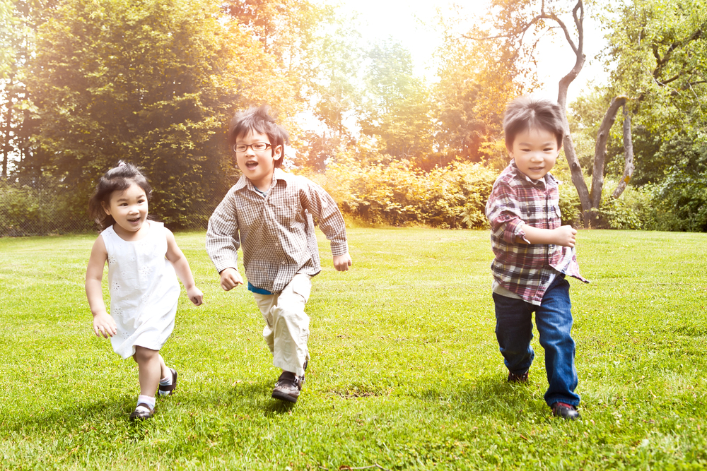 Illustration of a child playing in the park. (c) aremafoto/Depositphotos.com