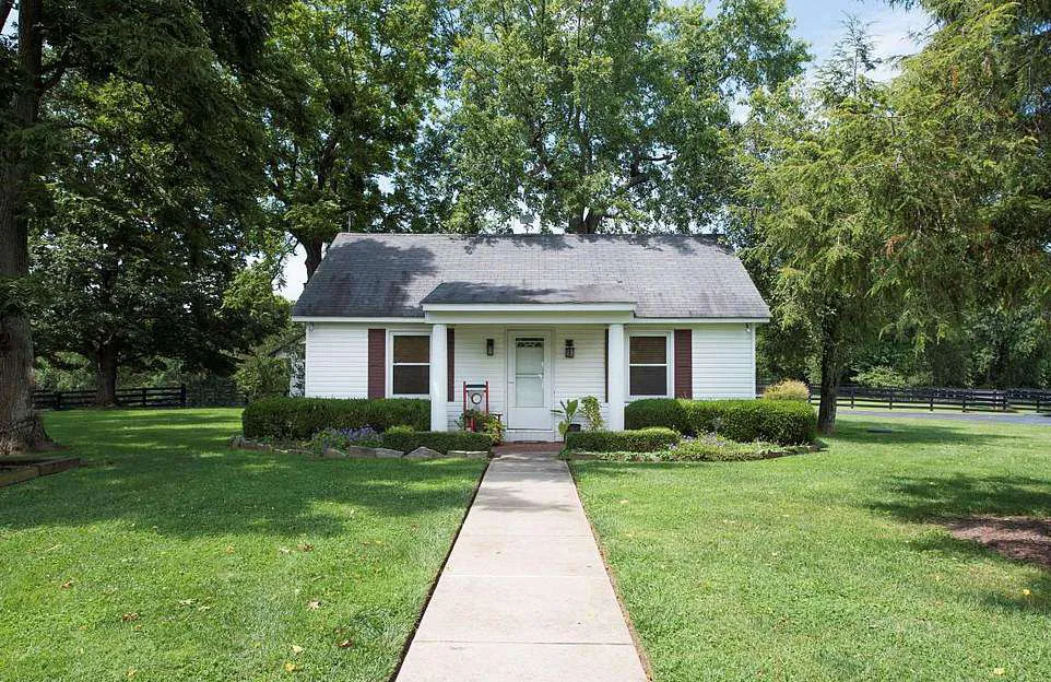 Depp banting harga rumahnya © Rector Hayden Realtors/TNI PRESS via dailymail.co.uk