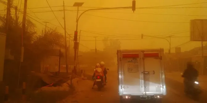 Seperti di Sumatera, kabut asap di Palangkaraya ini juga bikin sedih warga Kalimantan © merdeka.com