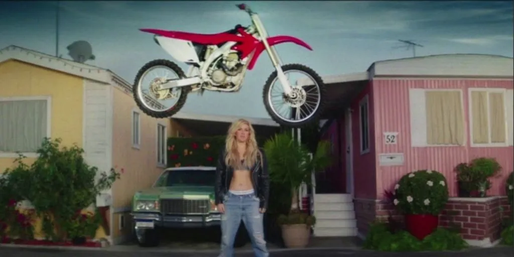 Calvin Harris feat. Ellie Goulding - Outside (Terjemahan)