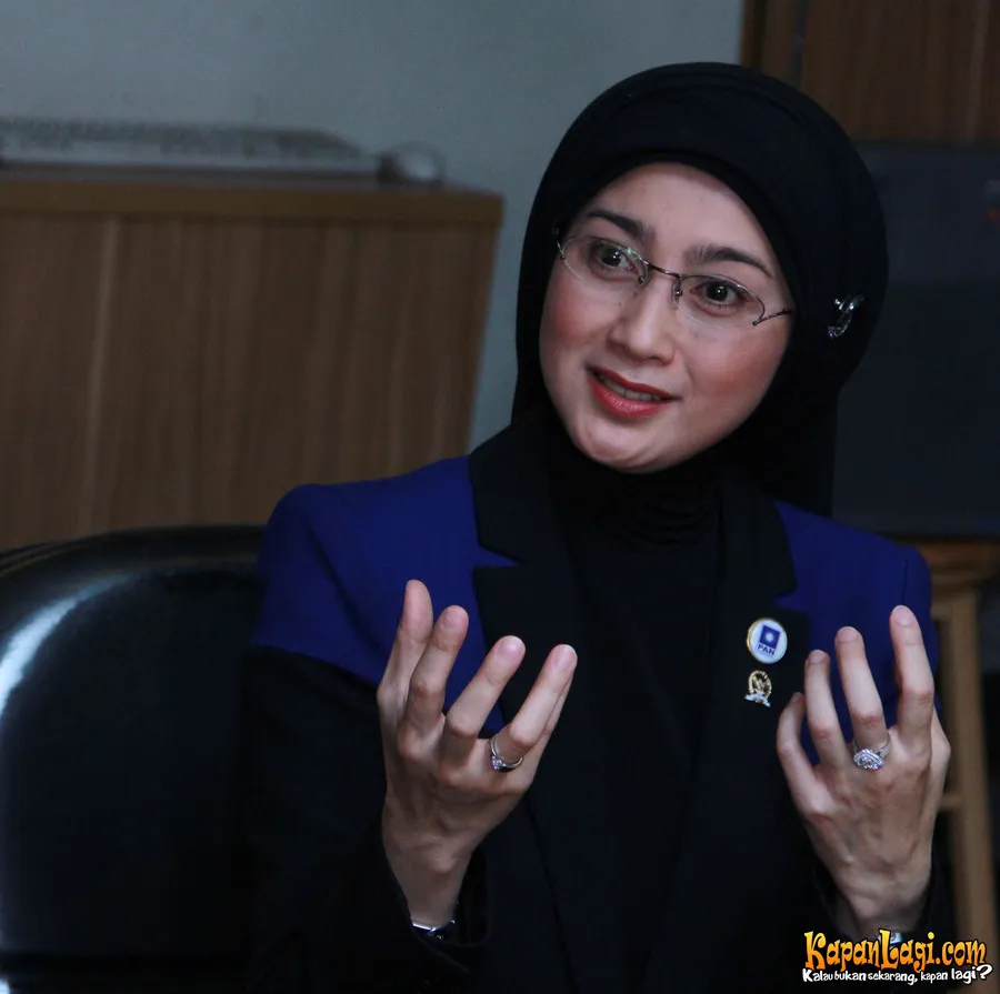 Desy Ratnasari kunjungi anak terlantar di Cibubur ©KapanLagi.com®/Akrom