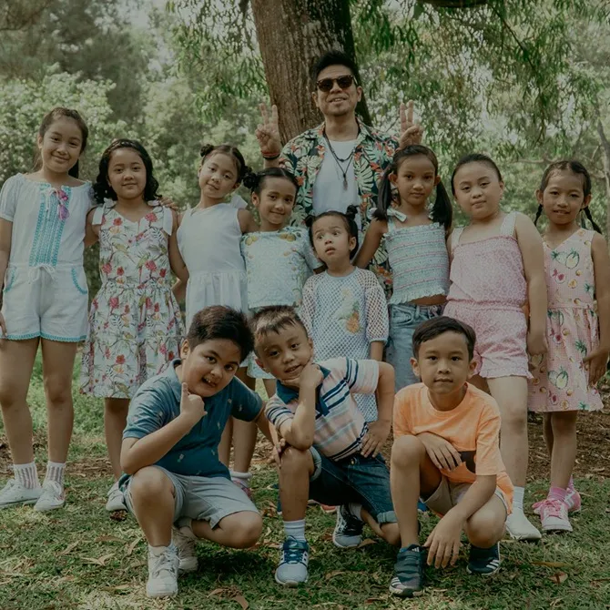 Artika dan Baim membuat sebuah lagu anak berjudul Pelangi Seusai Hujan (credit: instagram.com/artikasaridevi)