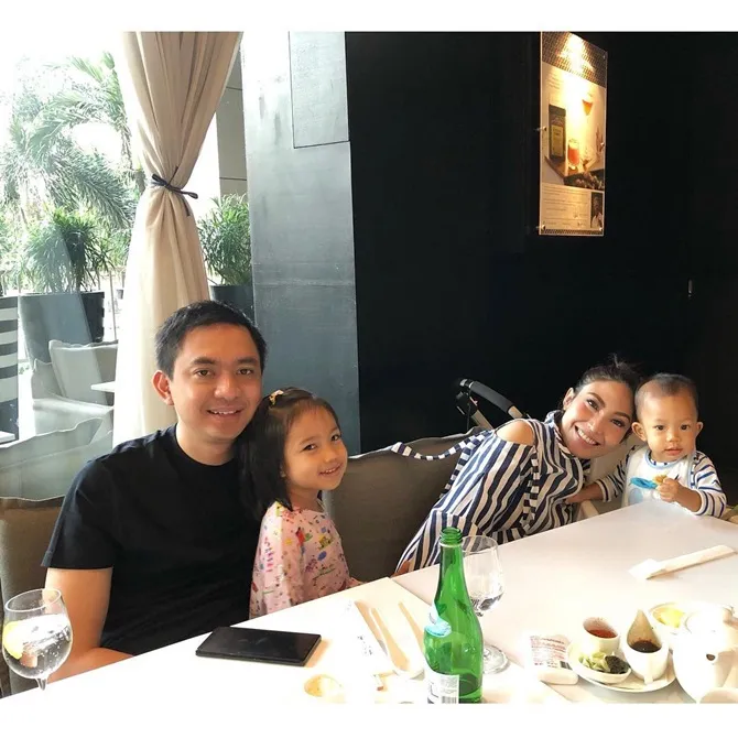 Ayu Dewi akan lakukan tradisi lebaran seperti biasa (credit: instagram.com/mrsayudewi)