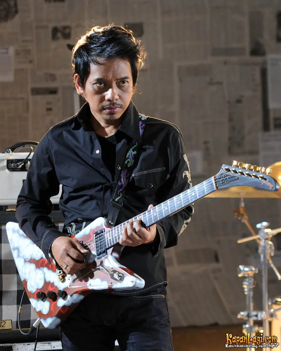 Dewa Budjana bakal berkolaborasi dengan Sujiwo Tejo.