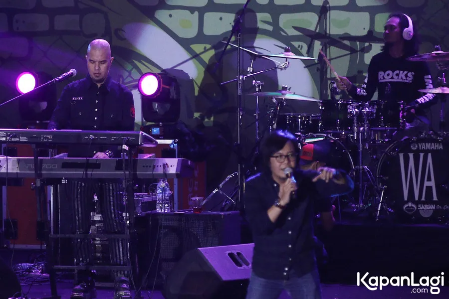 Ahmad Dhani tampil bersama Dewa 19 © KapanLagi.com®/Agus Apriyanto