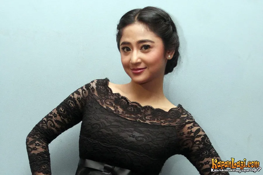 Dewi Perssik Foto: KapanLagi.com