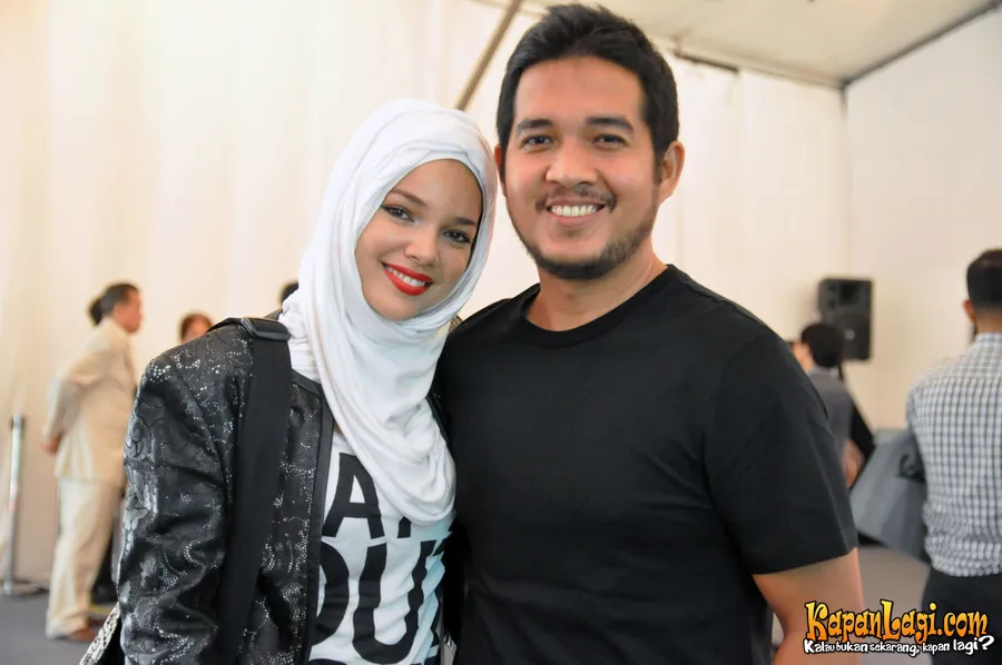 Dewi Sandra sudah diizinkan oleh suami untuk kuliah lagi.