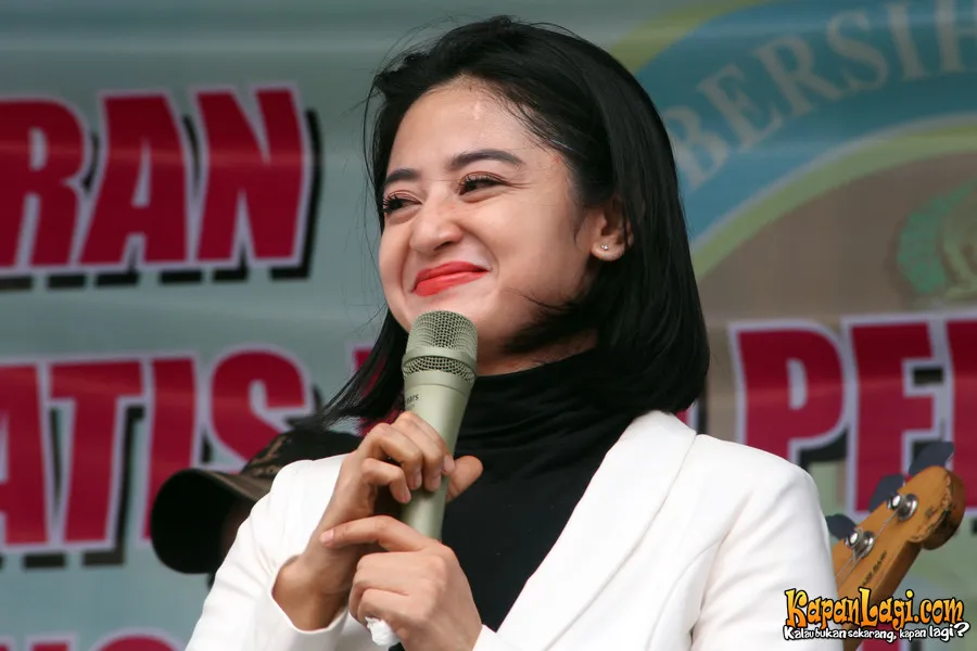 Dewi Perssik mengaku masih belajar menjadi sosok yang lebih baik.