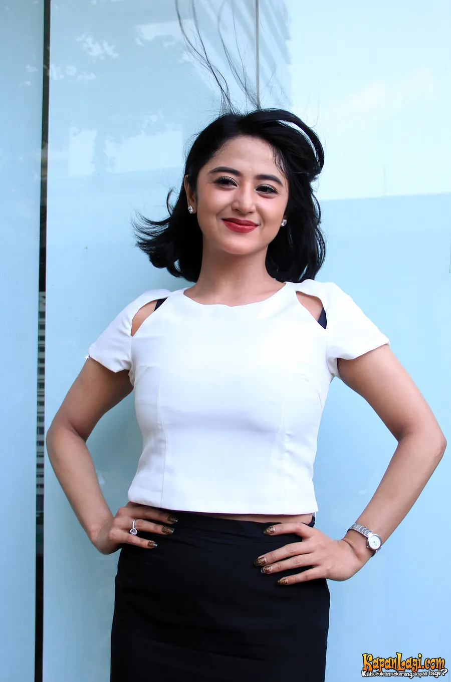 Dewi Perssik memilih tidak ikut campur jika ada artis yang hanya sekedar mencari sensasi.