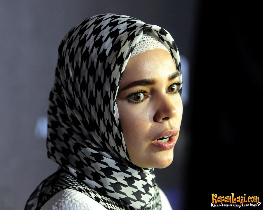 Dewi Sandra bosan ditanya soal anak @ KapanLagi.com/Bambang E Ros