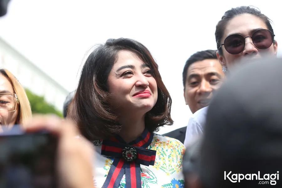 Dewi Perssik di PA Jakarta Selatan (4/7) - Budy Santoso © KapanLagi.com