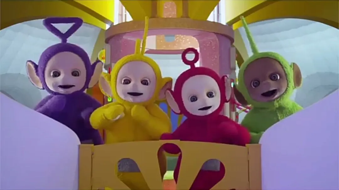 Ada versi mini Teletubbies yang sempat dikira anak teletubbies © twitter.com/lyenkrenz