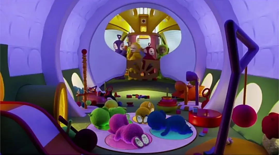 Ternyata Teletubbies mini yang disebut Tiddlytubbies ini adalah adik-adik tubbies © twitter.com/lyenkrenz