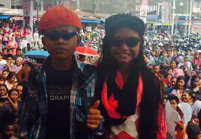 Tiara Bintang senang bisa berduet dengan Sony Wakwaw © KapanLagi.com®/Hendra Gunawan