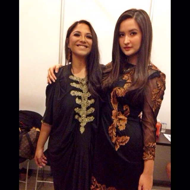 Stephanie (kanan) lebih pilih El daripada Al. @instagram.com/ti2dj