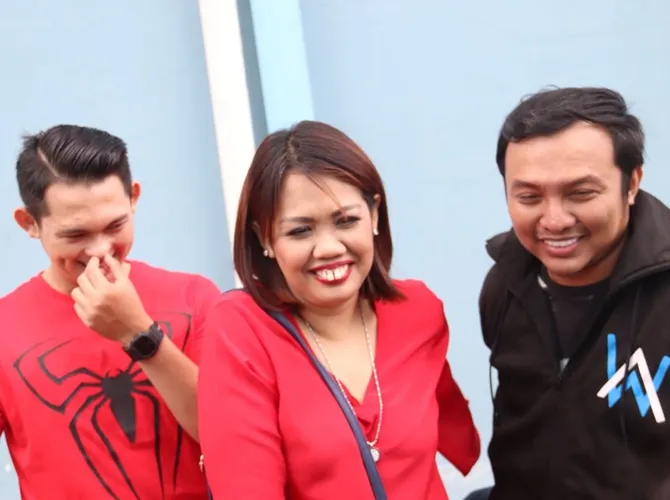 Setelah video tersebar, Dhedy buru-buru minta maaf ke Elly dan Ulfi. © KapanLagi.com