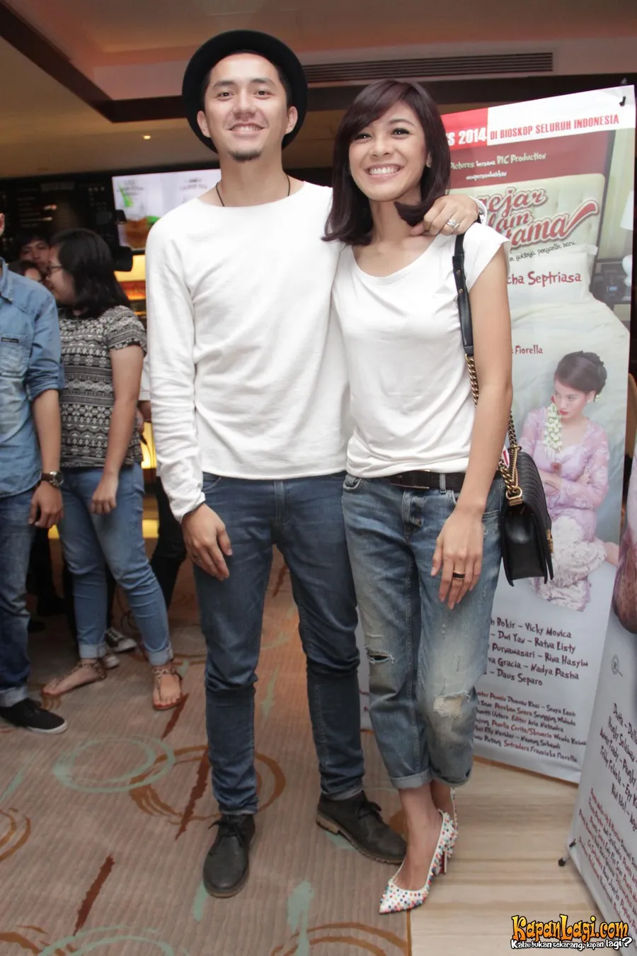 Omesh dan Dian Ayu bergaya kasual. KapanLagi.com®