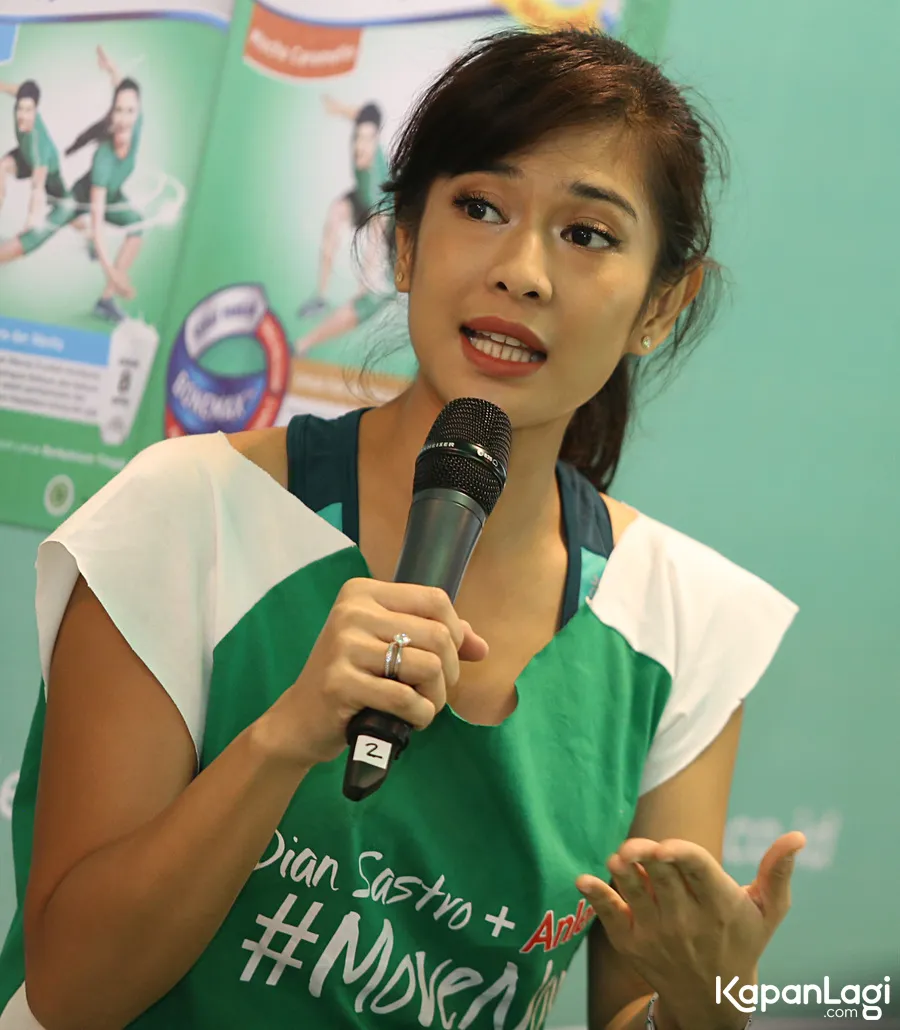 Dian Sastro tak ingin tergantung pada gadget/Dian Satrowardoyo/©KapanLafi.com®/Agus Apriyanto