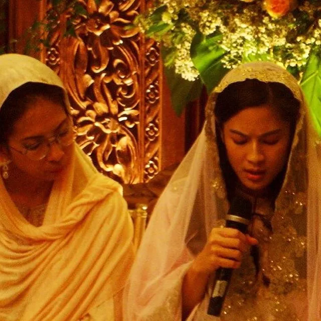 Dian Sastro khataman Quran sebelum akad nikah tahun 2010 silam / © Instagram