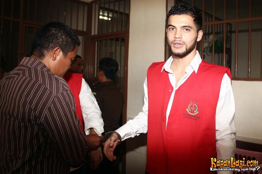 Menurut ibunda Nikita Willy, Diego Michiels telah memberikan uang sebagai biaya pengobatan Mef Paripurna.