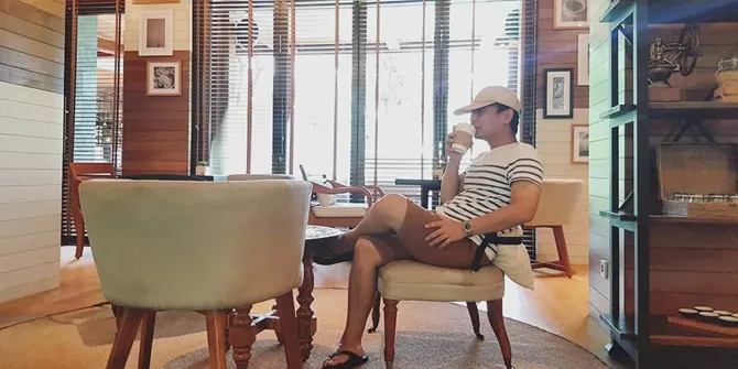 (credit: instagram.com/raditya_dika)