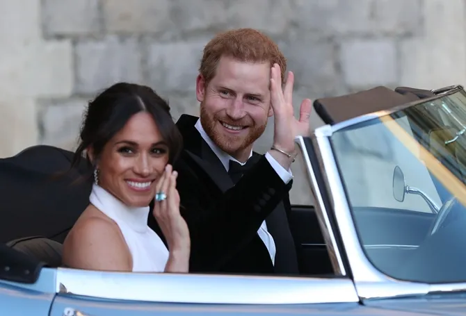 Pangeran Harry dan Meghan menuju tempat resepsi (credit: instagram.com/kensingtonroyal)