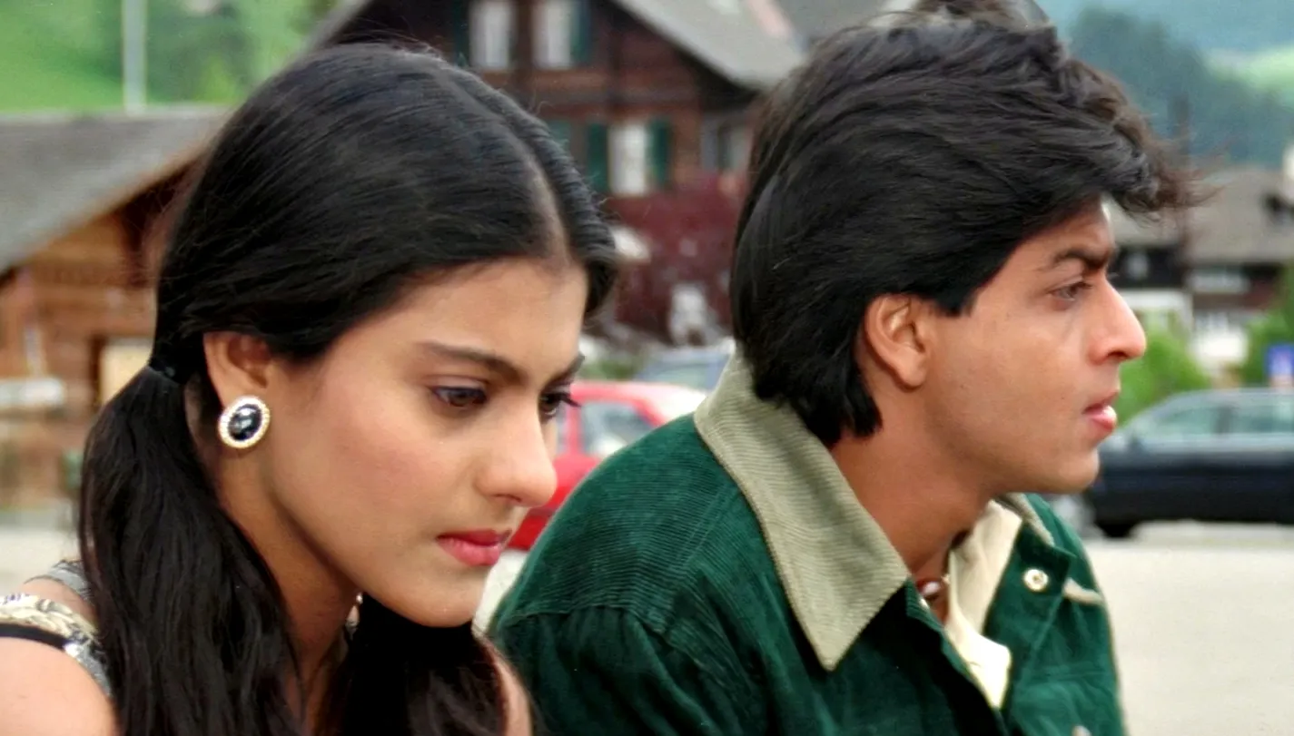 Cinta Raj dan Simran terhalang restu orang tua (credit: Yash Raj Films)