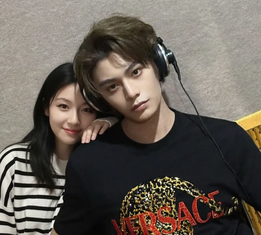 Ding Yuxi and Li Landi - image by AI