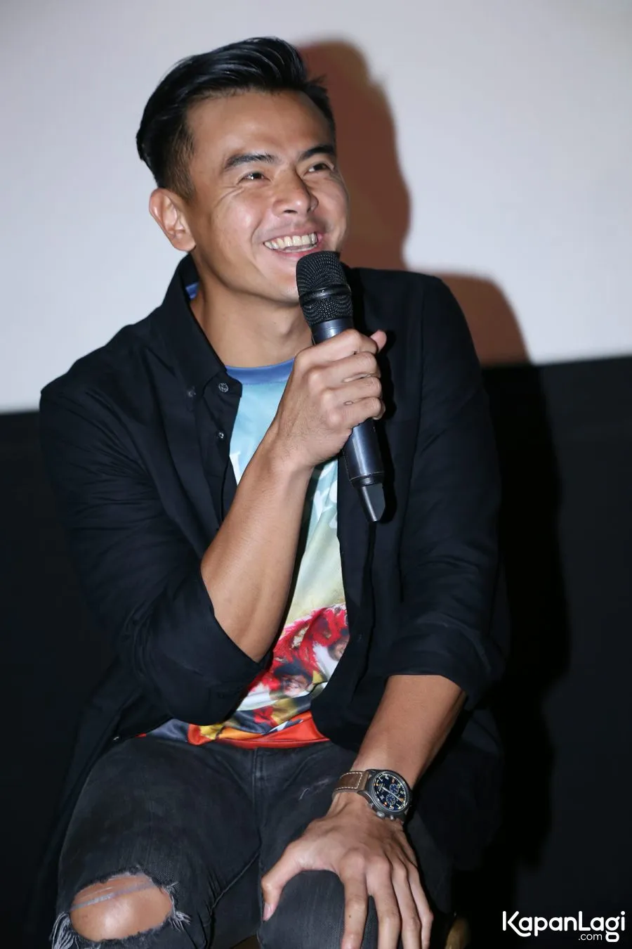 Dion sempat cedera saat pertama kali main barongsai//©KapanLagi.com®/Agus Apriyanto