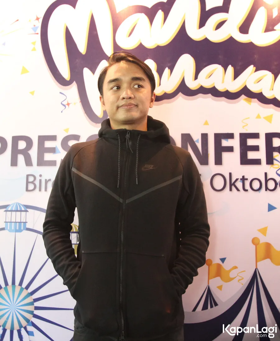 Dekat dengan dunia kekinian, DJ Dipha Barus juga peduli politik © Budy Santoso