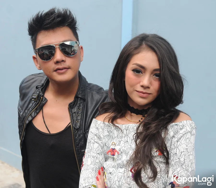Dirly minta Celine untuk berdoa © KapanLagi.com®/Bayu Herdianto