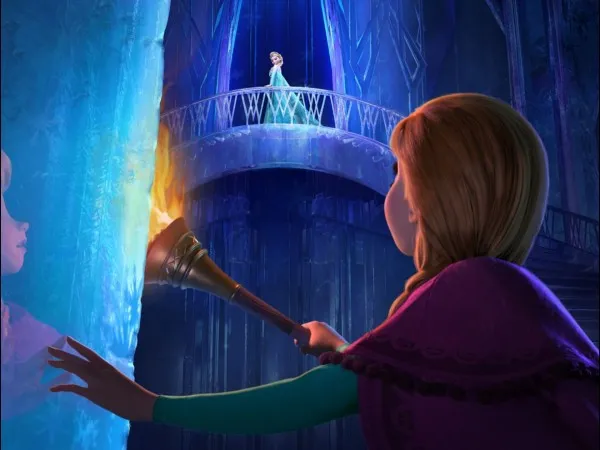 Anna berusaha menyelamatkan Adiknya, Elsa. | Foto: Disney