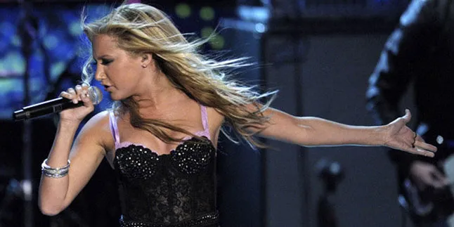 @facebook.com/ashleytisdale