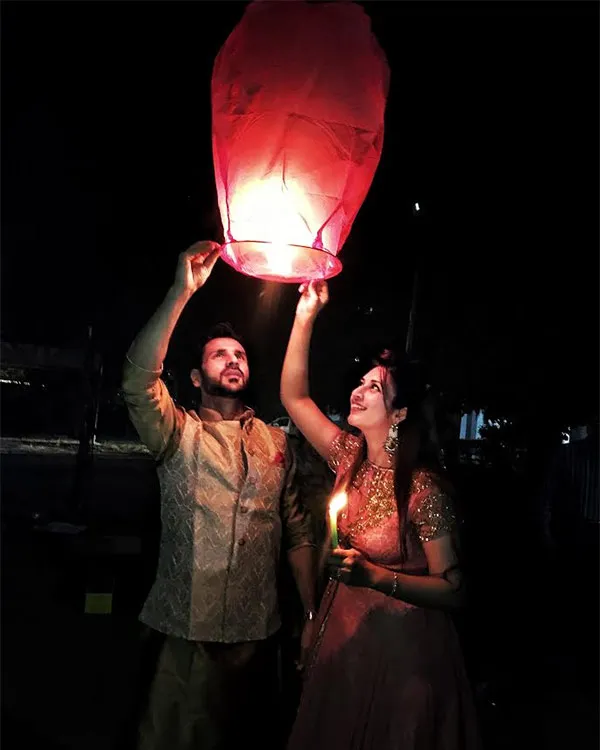 Divyanka dan Vivek rayakan Diwali di Chandigarh ©instagram/divyankatripathidahiya