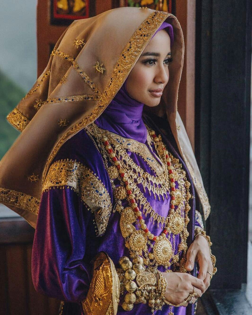 Cantik Dan Anggun Sederet Seleb Ini Pakai Baju Adat Koto Gadang Saat Menikah Ada Nikita Willy 