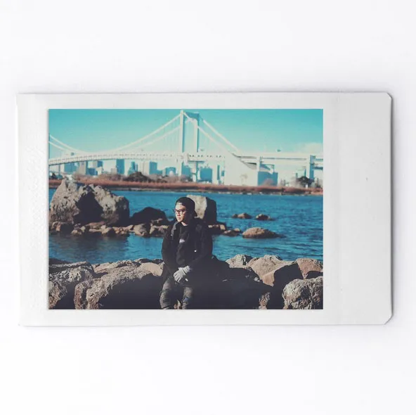 Foto polaroid ala Dochi © Instagram.com